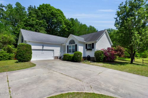 107 Sandpiper Ct, New Bern, NC, 28562-9574 | Card Image