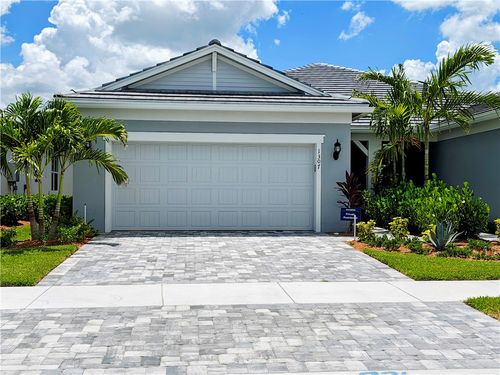 1307 Harper Way, Vero Beach, FL, 32960-6511 | Card Image