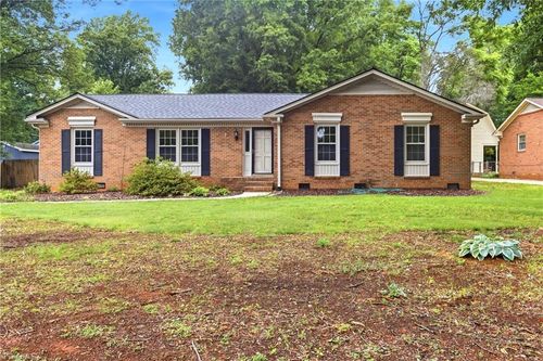 5010 Ellenwood Dr, Greensboro, NC, 27410-4329 | Card Image