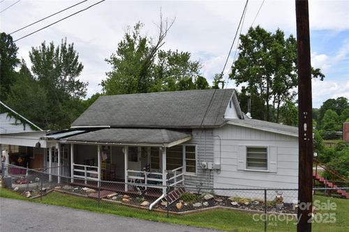 118 4th C St, Marion, NC, 28752-3500 | Card Image