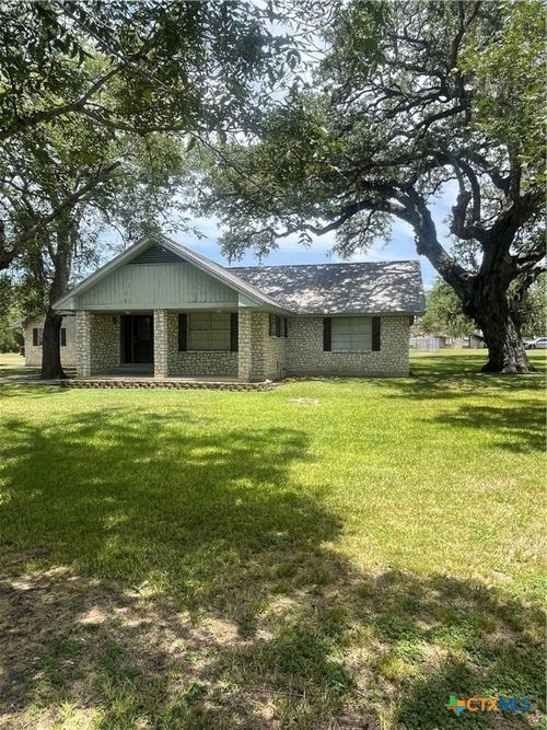 1402 Moss Ln, Cuero, TX, 77954-2328 | Card Image