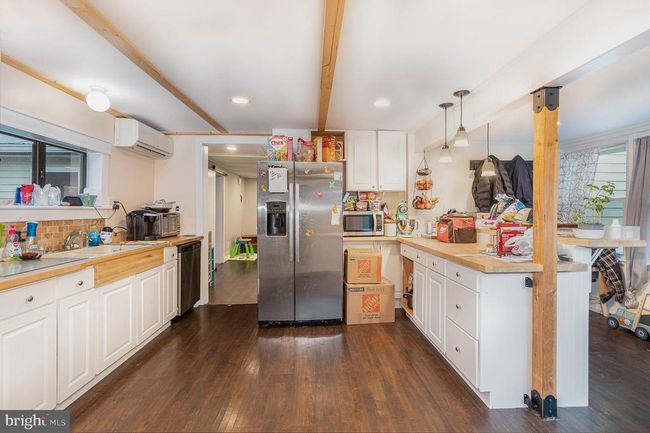 8 E Locust St, House other with 3 bedrooms, 1 bathrooms and null parking in MOUNT HOLLY SPRINGS PA | Image 8