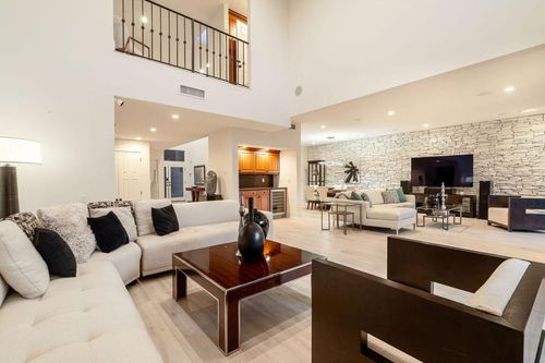3752 E Bogert Trl, Palm Springs, CA, 92264-9655 | Card Image