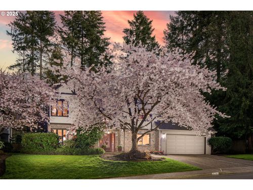 16181 Parelius Cir, Lake Oswego, OR, 97034-4673 | Card Image