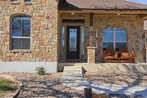 109 Bucks Ln, La Vernia, TX, 78121-5722 | Card Image