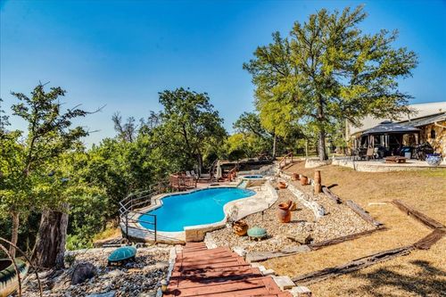 417 Akaloa Dr, Bastrop, TX, 78602-6216 | Card Image