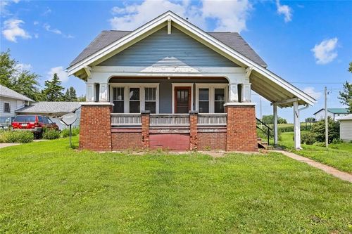 506 9th St, Tipton, IA, 52772-1028 | Card Image