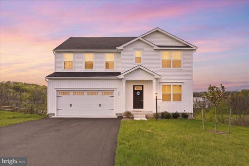 124 Peridot Dr, CHAMBERSBURG, PA, 17202-8263 | Card Image