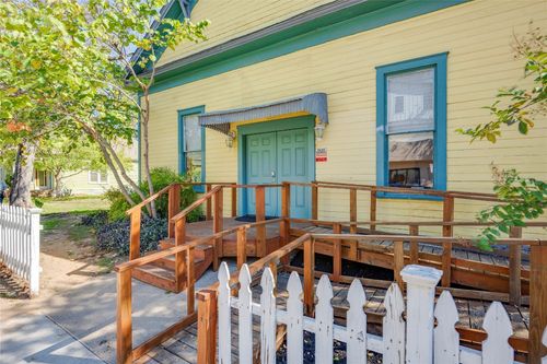 f-81 San Marcos St, Austin, TX, 78702-4202 | Card Image