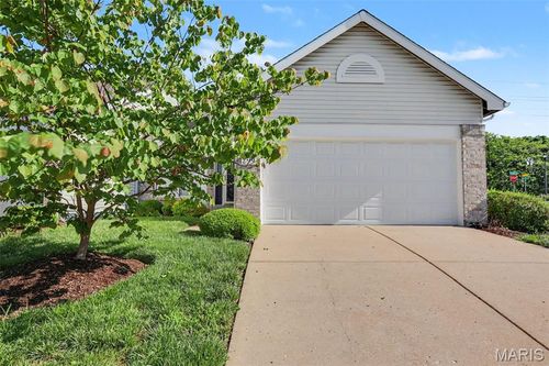 299 Arbor Place Ln, Manchester, MO, 63088-2456 | Card Image