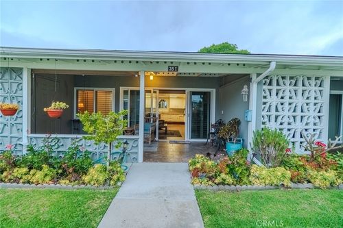 28i-13681 St. Andrews, Seal Beach, CA, 90740 | Card Image