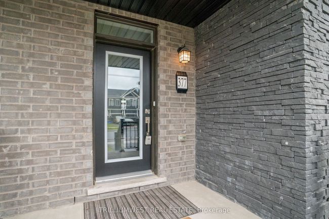 377 Dolman St, House attached with 3 bedrooms, 3 bathrooms and 2 parking in Breslau ON | Image 4