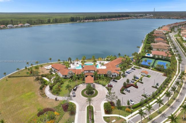 12070 - 12070 N Baypoint Cir, House other with 3 bedrooms, 2 bathrooms and null parking in Parkland FL | Image 49