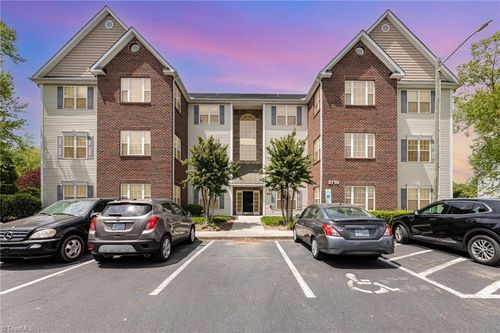 apt-2d-3710 Spanish Peak Dr, High Point, NC, 27265-7941 | Card Image