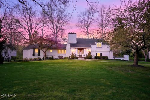 3700 Bancroft St, Ottawa Hills, OH, 43606-2629 | Card Image