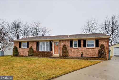 8 Craig Rd, BEAR, DE, 19701-1127 | Card Image