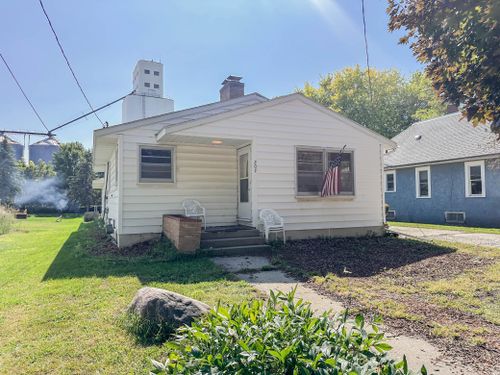 207 Emerson Ave Ne, Renville, MN, 56284-1843 | Card Image