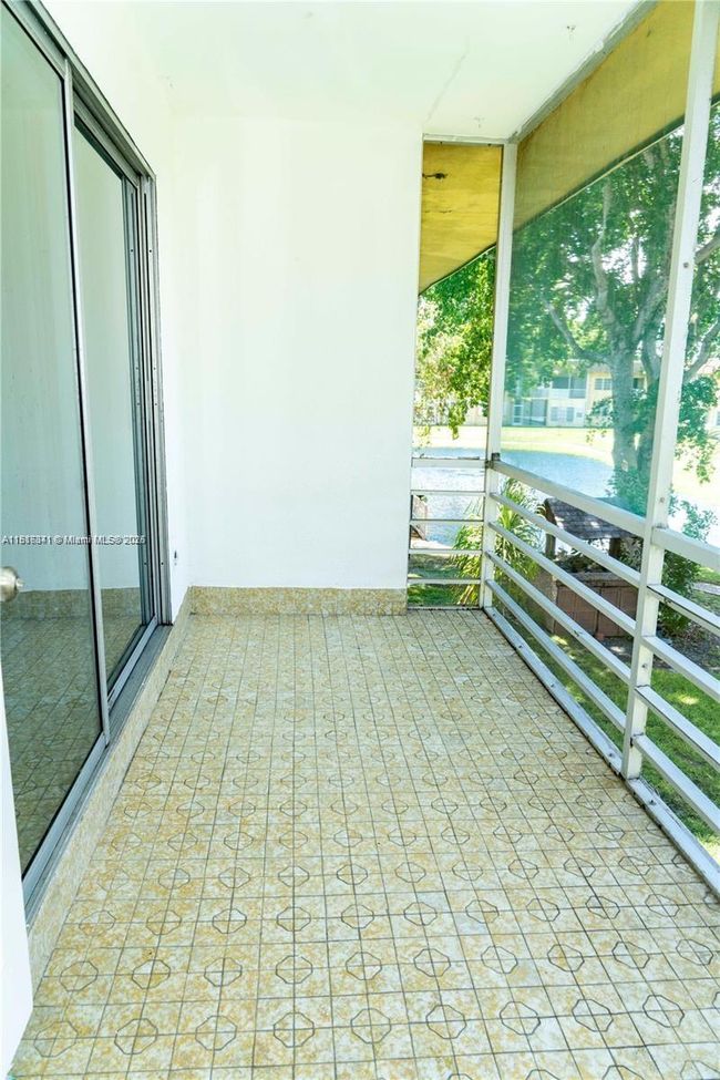 APT-23C - 5140 Sw 40 Th Ave, Condo with 2 bedrooms, 2 bathrooms and null parking in Fort Lauderdale FL | Image 37