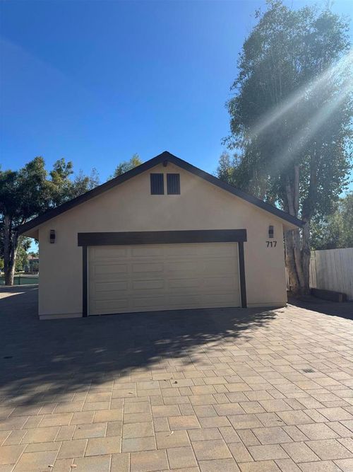 717 Alamo Lane, Escondido, CA, 92025 | Card Image