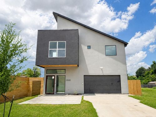 2030 Forest Hill Blvd, Houston, TX, 77023-2518 | Card Image