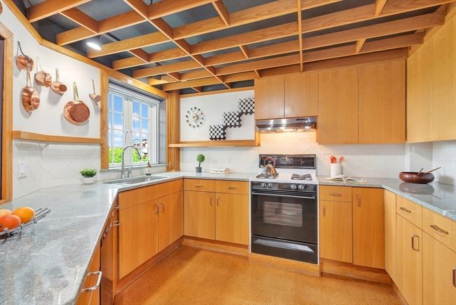 APT-603 - 985 Memorial Dr, Home with 3 bedrooms, 2 bathrooms and null parking in Cambridge MA | Image 12