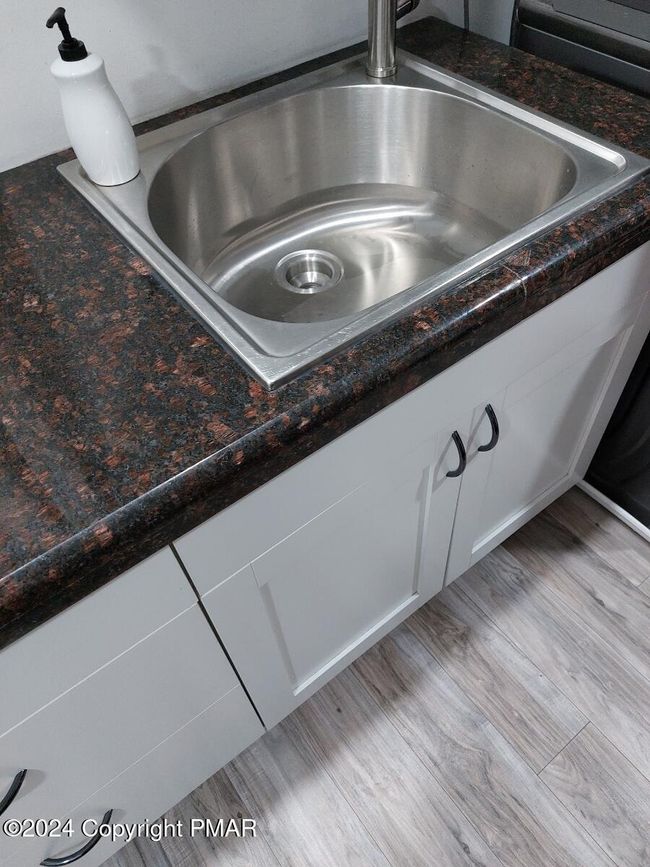 Laundry Area Kitchenette | Image 32