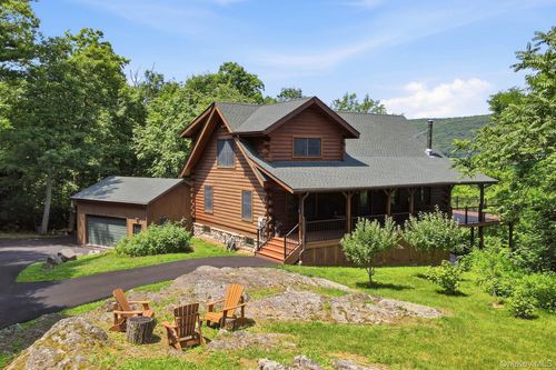 8 Mckinley Ave, Greenwood Lake, NY, 10925-2568 | Card Image