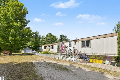 12898 Litzen Rd, Mesick, MI, 49668-9602 | Card Image