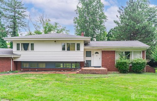 172 Ryders Ln, New Brunswick, NJ, 08901-1557 | Card Image