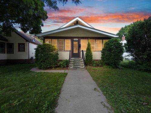 1047 20th Ave Se, Minneapolis, MN, 55414-2511 | Card Image