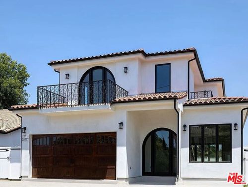 20329 Stagg St, Winnetka, CA, 91306-2209 | Card Image