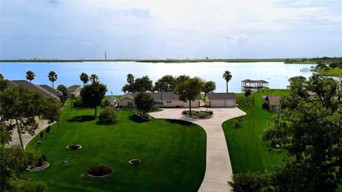 154 N Burnett Dr, Baytown, TX, 77520-1104 | Card Image