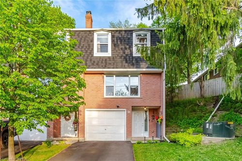 26-100 Bluevale St N, Waterloo, ON, N2J4M9 | Card Image