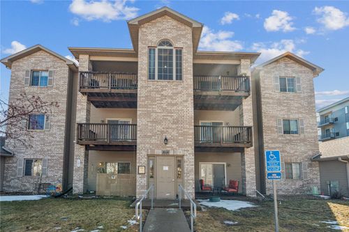 apt-203-3036 Center Point Rd Ne, Cedar Rapids, IA, 52402-4069 | Card Image