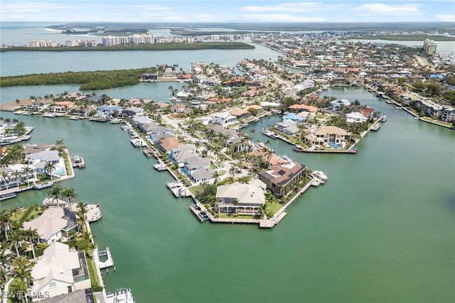761 Rockport Ct, House other with 6 bedrooms, 5 bathrooms and null parking in MARCO ISLAND FL | Image 48