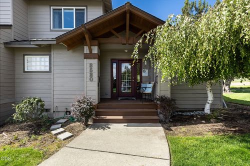 8520 Golden Pheasant Ct, Redmond, OR, 97756-8361 | Card Image