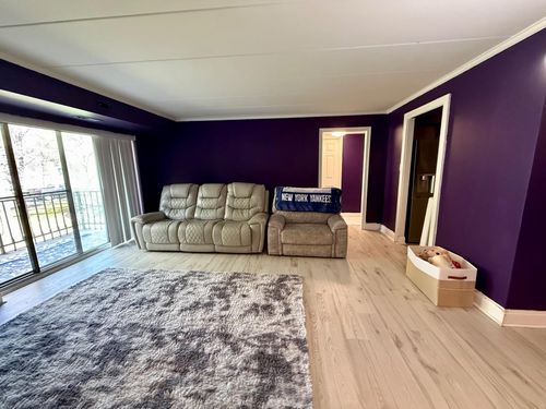 15 Oakridge Dr, LANGHORNE, PA, 19047-1048 | Card Image