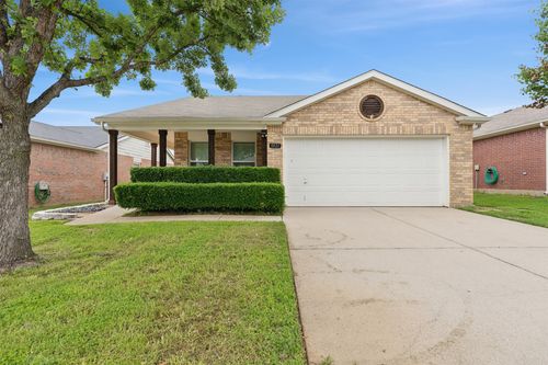8821 Tumbleweed Dr, Cross Roads, TX, 76227-3884 | Card Image