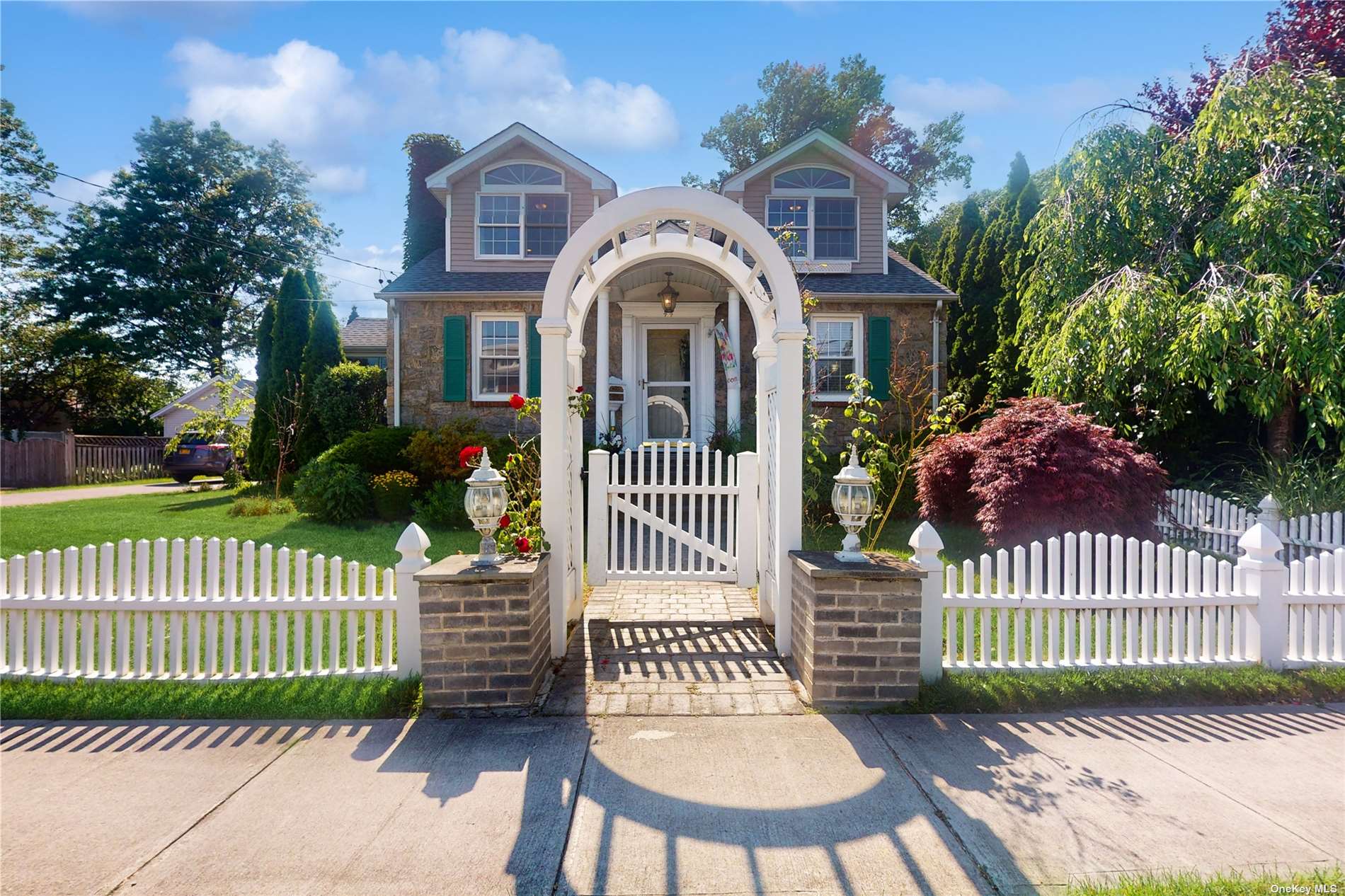Alexine Ave, East Rockaway, NY 11518