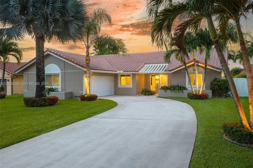 5621 Thornbluff Ave, Davie, FL, 33331-3227 | Card Image