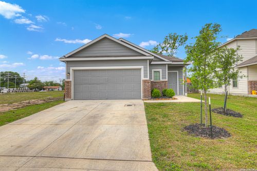 621 Kulpa Cross, Seguin, TX, 78155-2970 | Card Image