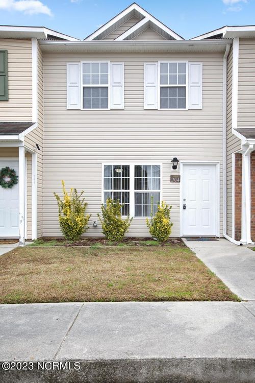 204 Pinegrove Ct, Jacksonville, NC, 28546-7961 | Card Image