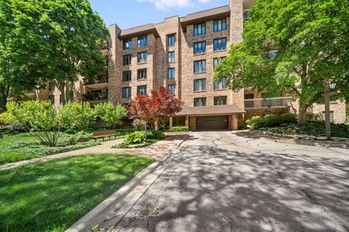 401-3810 Mission Hills Road, Northbrook, IL, 60062 | Card Image