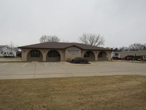 630 S Main St, Monticello, IA, 52310-1709 | Card Image