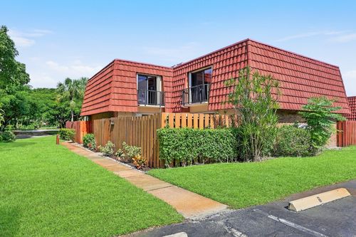 8-b-3105 Spanish Wells Drive, Delray Beach, FL, 33445 | Card Image