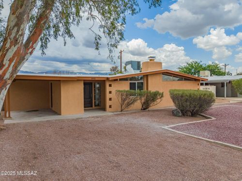 6955 E Julia St, Tucson, AZ, 85710-4819 | Card Image