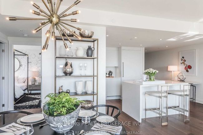 604 - 101 St Clair Ave W, Condo with 3 bedrooms, 2 bathrooms and null parking in Toronto ON | Image 5