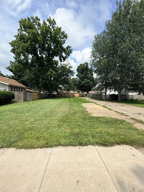 224 River Lane, Loves Park, IL, 61111 | Card Image