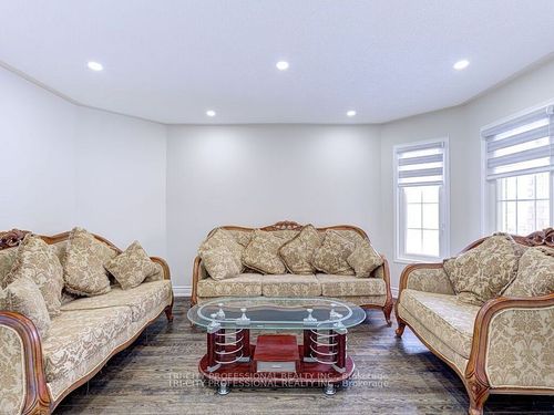 40 Brinkley Dr, Brampton, ON, L7A1G9 | Card Image