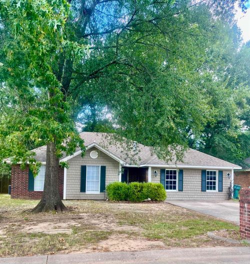 2758 Eastport Cir, Conway, AR, 72034-7531 | Card Image